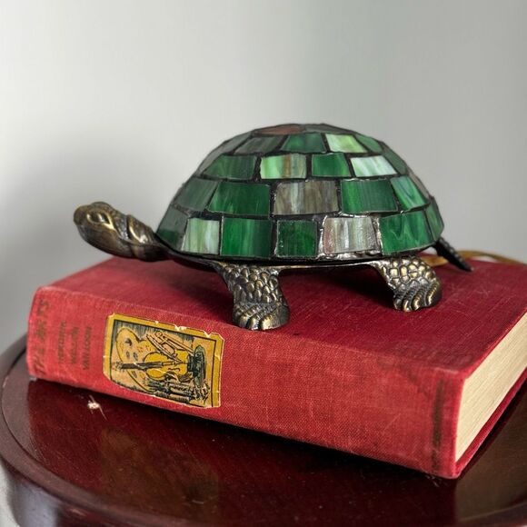 Vintage “Tiffany Style” Green Stained Glass And Bronze Turtle Table Lamp - Picture 7 of 15